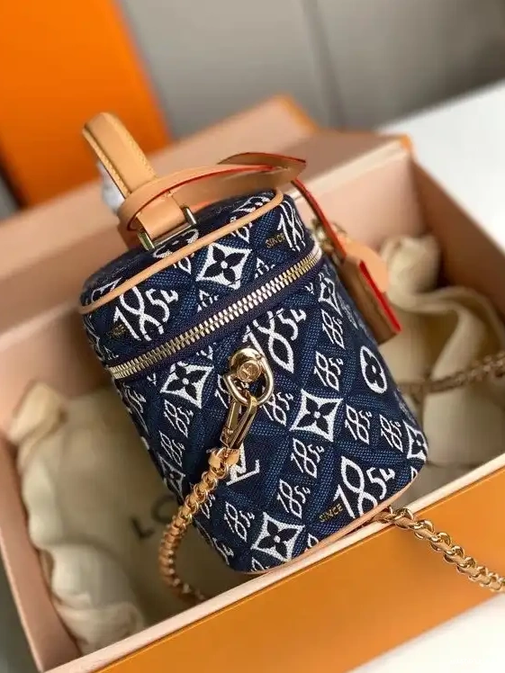WIS VANITY 1854 LOUIS PM VUITTON SINCE 0630